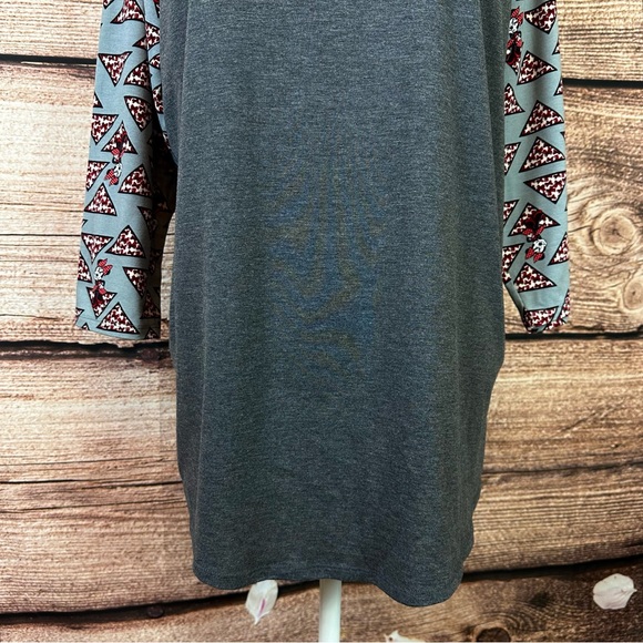 SOLD 🛍️ LulaRoe Women’s Grey Red Mickey Mouse Bow Printed Top Tunic Plus 2XL - Picture 3 of 8